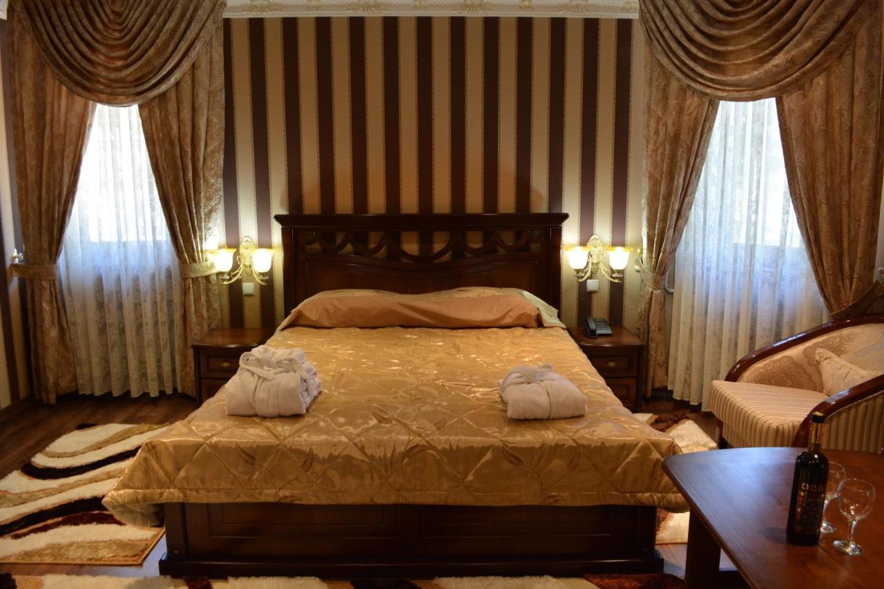 Hotel Papillon Tashkent Exterior photo