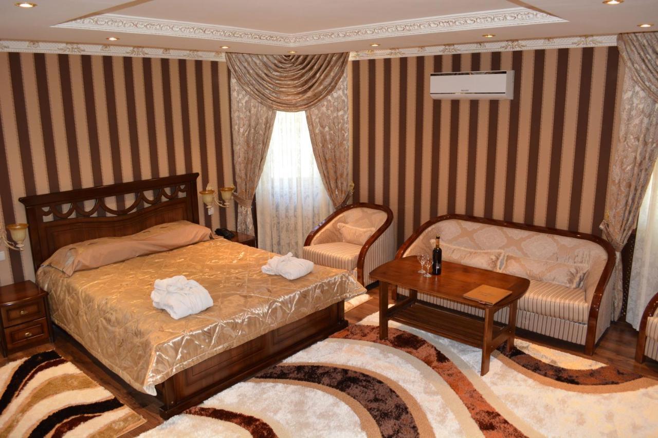 Hotel Papillon Tashkent Exterior photo
