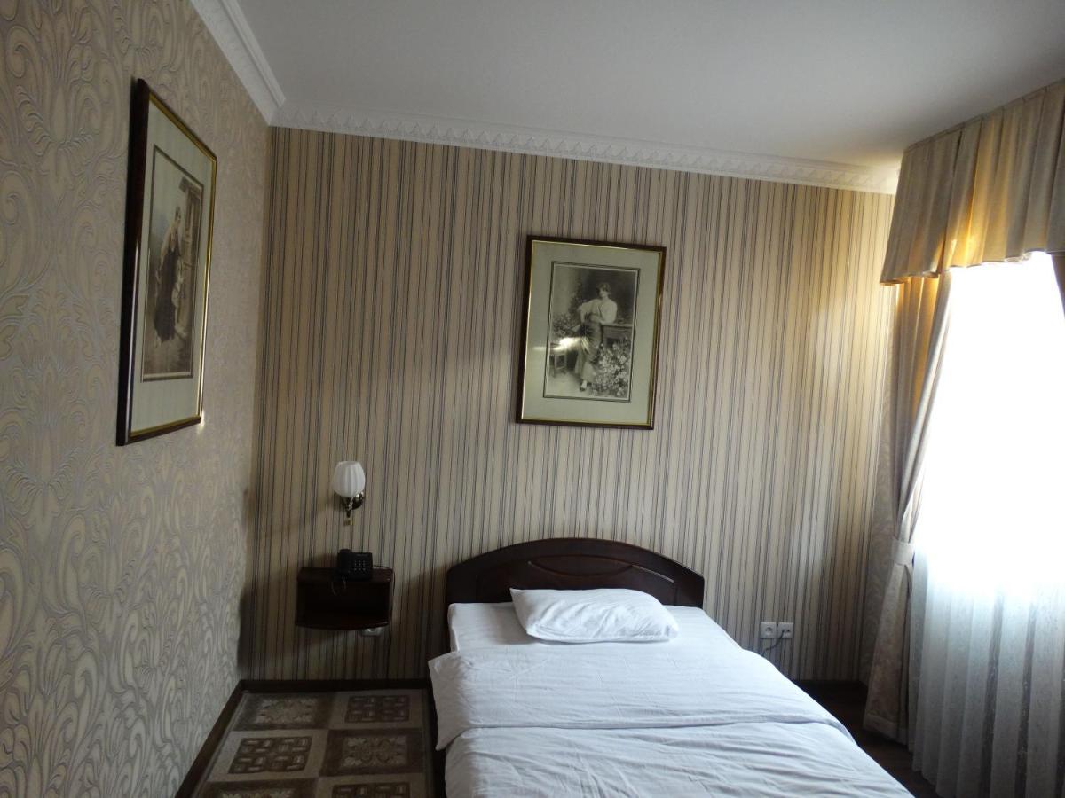 Hotel Papillon Tashkent Exterior photo
